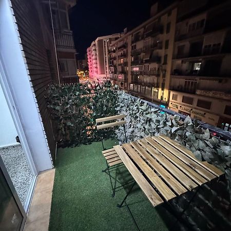 Apartamento De Habitaciones Privadas En El Centro De 말라가 외부 사진