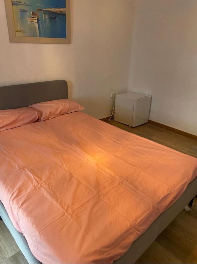 Apartamento De Habitaciones Privadas En El Centro De 말라가 외부 사진