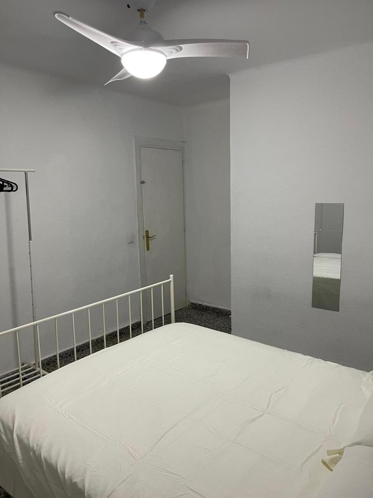 Apartamento De Habitaciones Privadas En El Centro De 말라가 외부 사진
