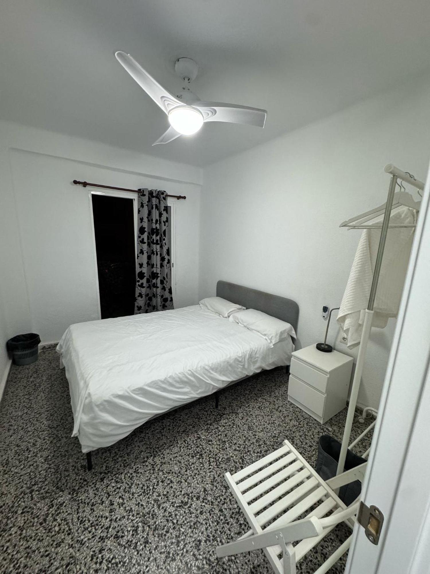 Apartamento De Habitaciones Privadas En El Centro De 말라가 외부 사진