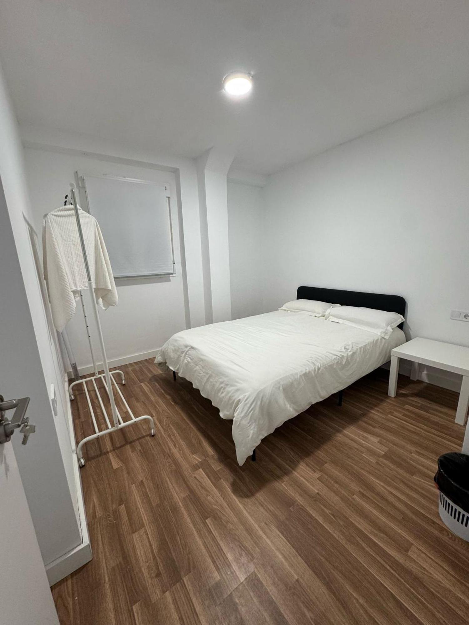 Apartamento De Habitaciones Privadas En El Centro De 말라가 외부 사진